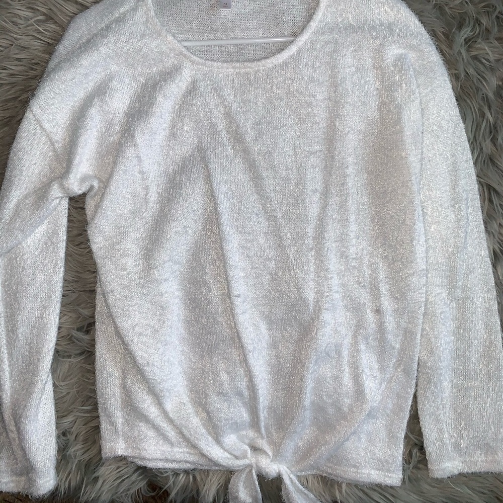 Knotted shirt